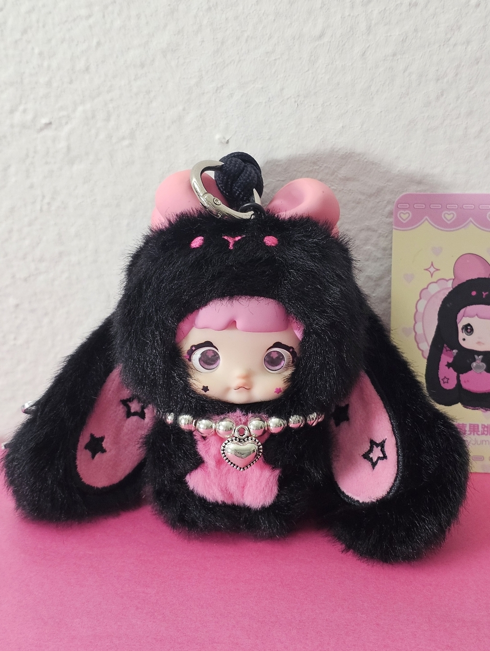 NWOB Nommi Baby Sweetheart Bunny Berry Jump Candy Pink Black